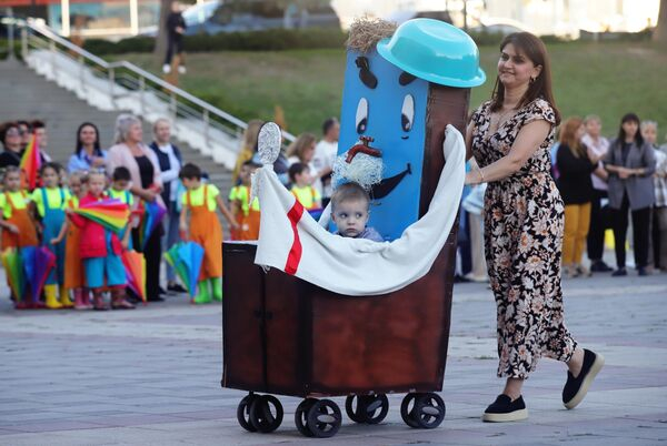 "Терминатор" на страже климата и гламурное хулиганство: самые яркие фотоновости "Терминатор" на страже климата и гламурное хулиганство: самые яркие фотоновости