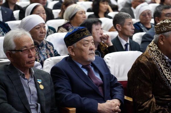 Марат Ахметжанов обсудил с жителями Атбасарского района итоги уборочной кампании и вопросы развития региона Марат Ахметжанов обсудил с жителями Атбасарского района итоги уборочной кампании и вопросы развития региона