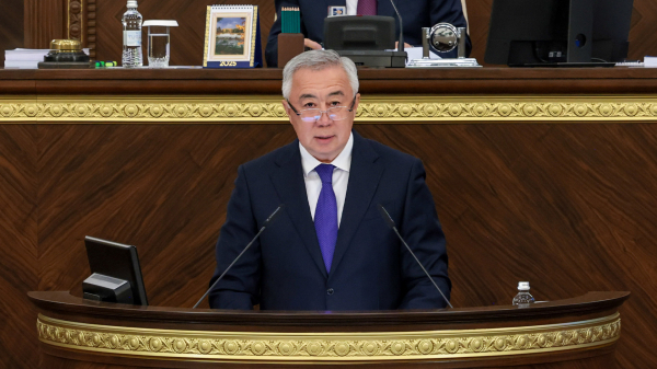 Казахстан укрепит самодостаточность бюджета к 2028 году — Серик Жумангарин