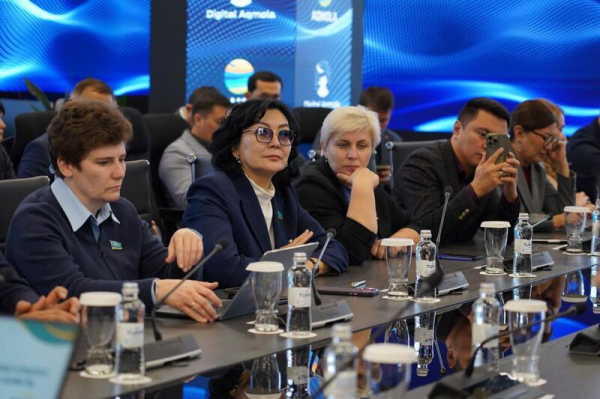 Аким Акмолинской области встретился с депутатами Мажилиса: акцент - на цифровизацию и развитие региона Аким Акмолинской области встретился с депутатами Мажилиса: акцент - на цифровизацию и развитие региона