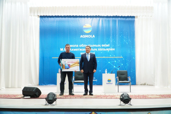 Марат Ахметжанов встретился с жителями Аккольского района Марат Ахметжанов встретился с жителями Аккольского района