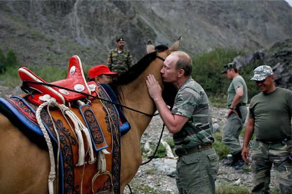 Путин отмечает День рождения: яркие фото из жизни российского лидера Путин отмечает День рождения: яркие фото из жизни российского лидера
