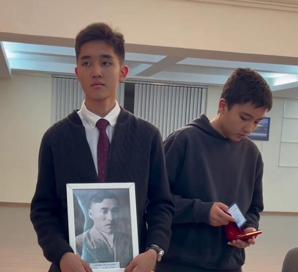 В Русском доме в Астане бойцов Великой Отечественной посмертно наградили особыми медалями