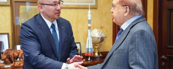 Казахстан заинтересован в обучении специалистов в "Сколково" - Даурен Абаев Казахстан заинтересован в обучении специалистов в "Сколково" - Даурен Абаев