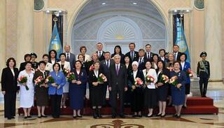 Учитель из Мангистау получил награду из рук Главы государства