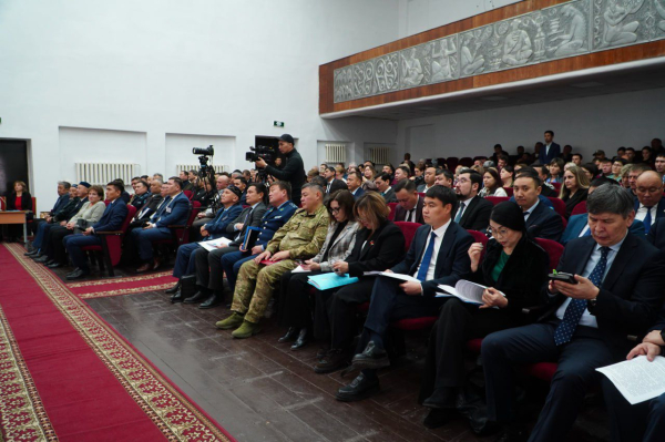 Марат Ахметжанов встретился с жителями Аккольского района Марат Ахметжанов встретился с жителями Аккольского района