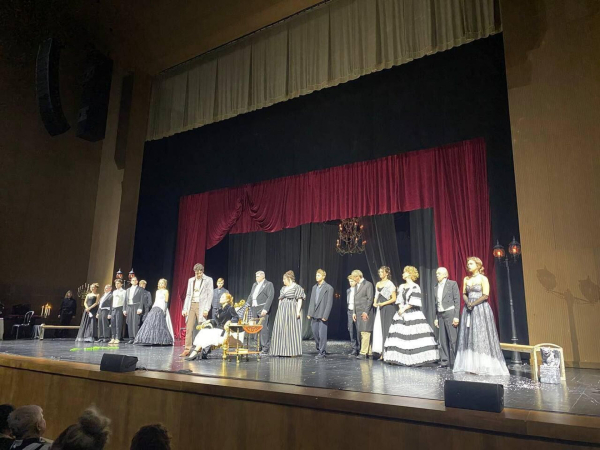 Гастроли московского "Театра на Трубной" с аншлагом прошли в Алматы Гастроли московского "Театра на Трубной" с аншлагом прошли в Алматы