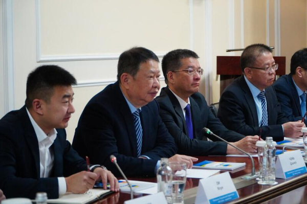 Аким Акмолинской области Марат Ахметжанов провёл встречу с председателем Совета директоров компании «Zijin Mining Group Co., Ltd.» Чэнь Цзинхэ Аким Акмолинской области Марат Ахметжанов провёл встречу с председателем Совета директоров компании «Zijin Mining Group Co., Ltd.» Чэнь Цзинхэ