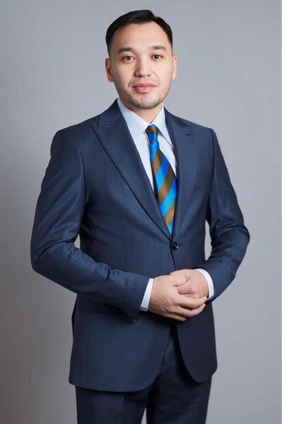 Актюбинский учитель получил награду от Президента Актюбинский учитель получил награду от Президента