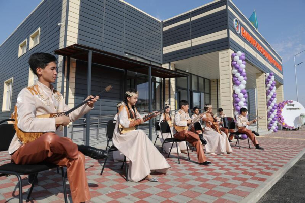 В Жамбылском районе открыли новый центр: культура, спорт, образование и архив под одной крышей В Жамбылском районе открыли новый центр: культура, спорт, образование и архив под одной крышей