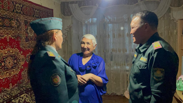 Военнослужащие воинской части 5451 поздравили ветеранов с Днём пожилых людей Военнослужащие воинской части 5451 поздравили ветеранов с Днём пожилых людей