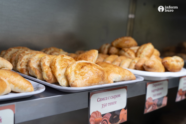 
Чем кормят в казахстанских школах после "оздоровления" детского меню – фоторепортаж Informburo
