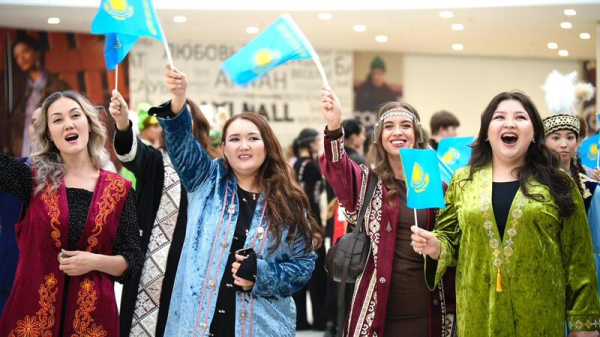 Аким области поздравил футболистов клуба «Алтай» с выходом в Премьер-лигу Аким области поздравил футболистов клуба «Алтай» с выходом в Премьер-лигу