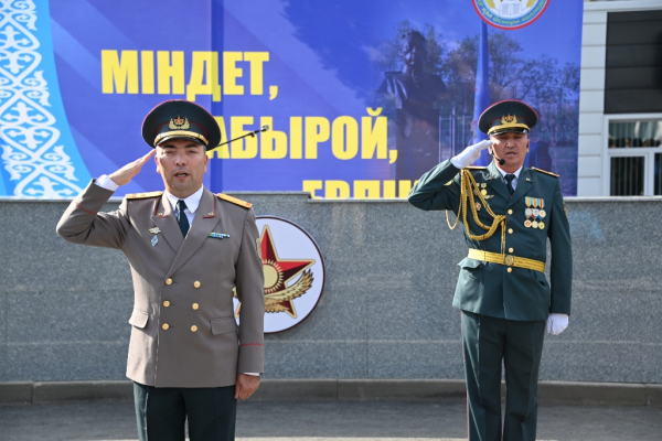 В Шымкенте воспитанники военного колледжа приняли «Клятву» В Шымкенте воспитанники военного колледжа приняли «Клятву»