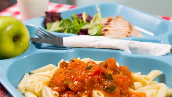 В каких школах Казахстана вместо горячей еды детям предлагают бутерброды и почему
 
В каких школах Казахстана вместо горячей еды детям предлагают бутерброды и почему