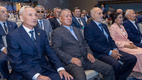 День труда: признание вклада людей труда в экономику День труда: признание вклада людей труда в экономику