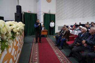 Марат Ахметжанов обсудил с жителями Атбасарского района итоги уборочной кампании и вопросы развития региона Марат Ахметжанов обсудил с жителями Атбасарского района итоги уборочной кампании и вопросы развития региона