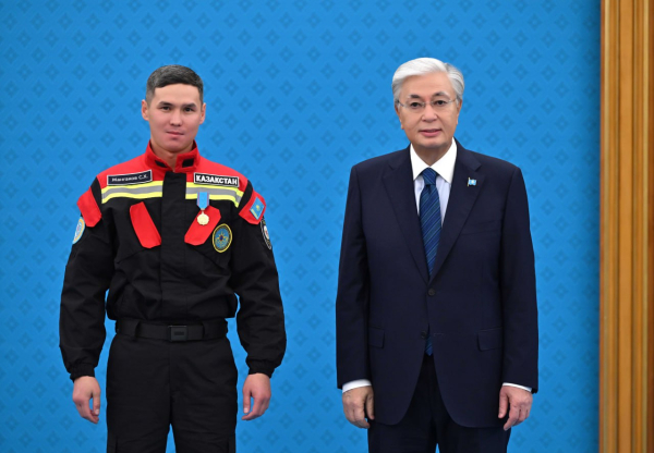 Токаев: профессия спасателя должна стать одной из самых престижных