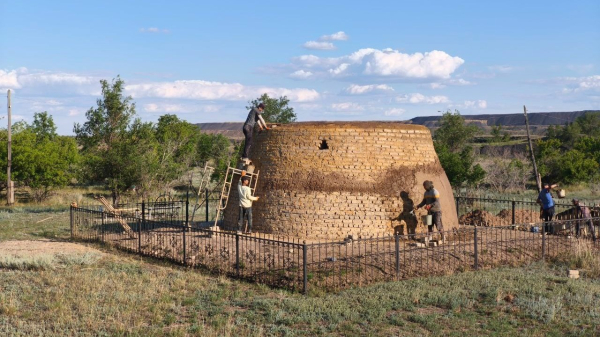 История оживает: в Карагандинской области реставрируют памятники предков История оживает: в Карагандинской области реставрируют памятники предков