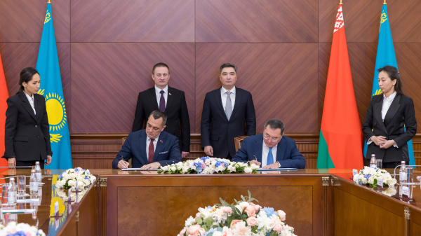 Казахстан и Беларусь углубляют взаимодействие в области инвестиций, ИИ и логистики Казахстан и Беларусь углубляют взаимодействие в области инвестиций, ИИ и логистики
