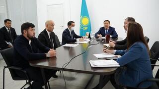 Аким Акмолинской области Марат Ахметжанов провёл встречу с представителями застройщика и банка по вопросу оформления квартир для жителей города Косшы