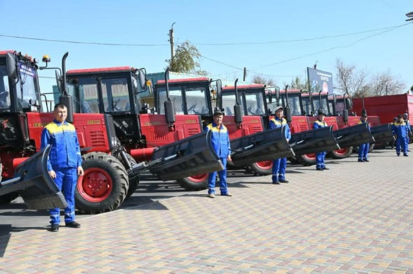 Жетысай становится чище: коммунальные службы получили современное оборудование Жетысай становится чище: коммунальные службы получили современное оборудование