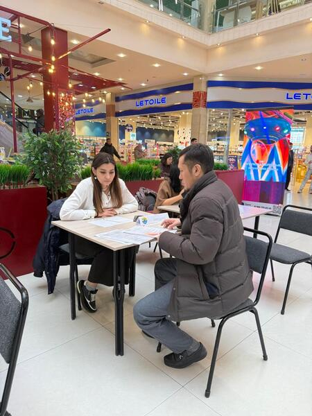 В рамках концепции «Слышащего государства» на площадке ТРЦ 12 ноября по инициативе акимата города Кокшетау проведен «День услугополучателя».