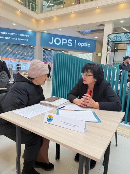 В рамках концепции «Слышащего государства» на площадке ТРЦ 12 ноября по инициативе акимата города Кокшетау проведен «День услугополучателя».