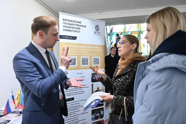 45 российских вузов представили на выставке университетов в Астане