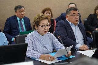 Аким Акмолинской области Марат Ахметжанов встретился с членами общественного совета