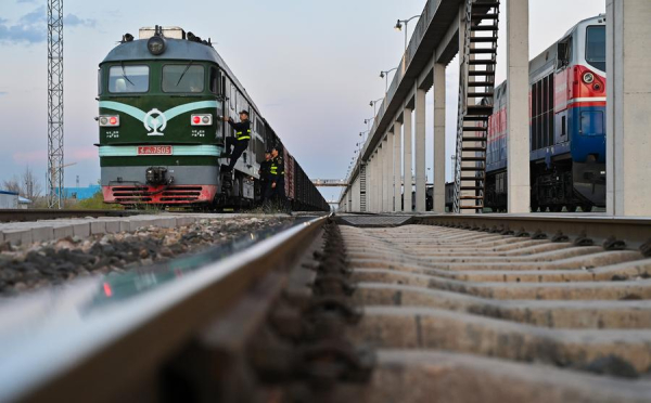 Токаев поддержал планы John Deere по расширению производства в Казахстане Токаев поддержал планы John Deere по расширению производства в Казахстане