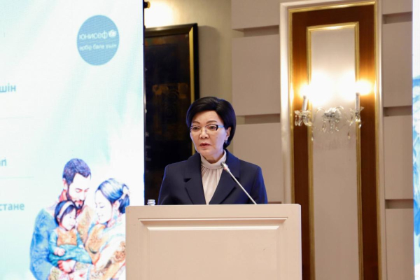 Казахстан внедряет международные практики для развития детей раннего возраста