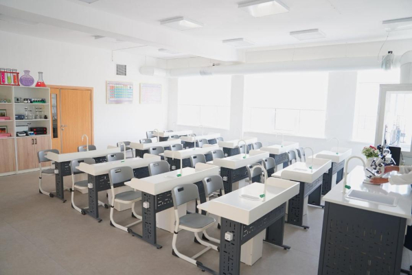 В Казахстане решается проблема трехсменного обучения