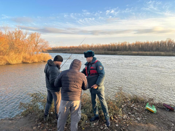 Более 6 тысяч рейдов: МЧС усилило профилактику несчастных случаев на льду Более 6 тысяч рейдов: МЧС усилило профилактику несчастных случаев на льду