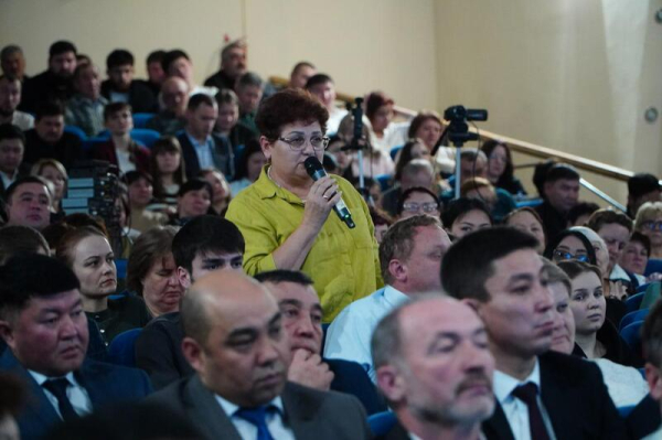 Марат Ахметжанов встретился с жителями Сандыктауского района и обсудил развитие территории