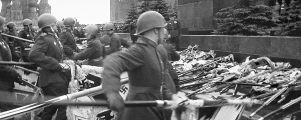 64 имени героев Великой Отечественной войны добавили на мемориал в Атырау 64 имени героев Великой Отечественной войны добавили на мемориал в Атырау