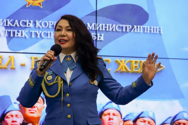 Минобороны разъясняет гражданам правила службы и социальные гарантии