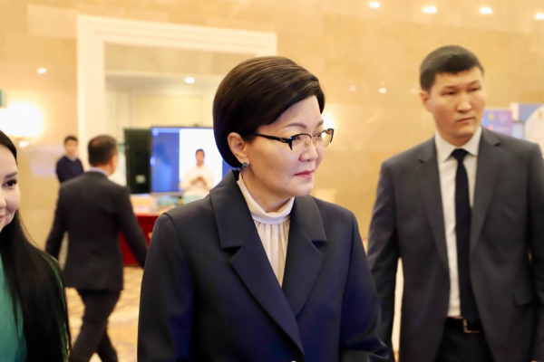 Казахстан внедряет международные практики для развития детей раннего возраста