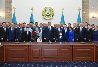 Североказахстанские аграрии снова на высоте: чествование Мурата Каражуманова Североказахстанские аграрии снова на высоте: чествование Мурата Каражуманова