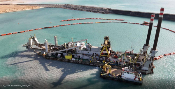 Дороги и погранпереходы: как развивают инфраструктуру хабов, рассказал глава Минтранспорта