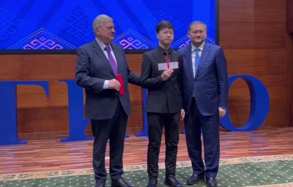 Студенческие билеты вручили первокурсникам казахстанского филиала МГИМО Студенческие билеты вручили первокурсникам казахстанского филиала МГИМО