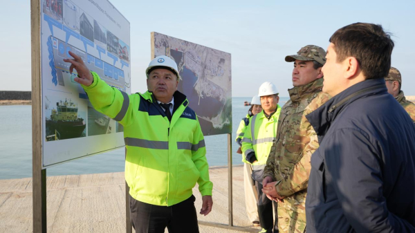 «Теңіз жасағы» представил министру новые технологии по сбору нефтепродуктов «Теңіз жасағы» представил министру новые технологии по сбору нефтепродуктов