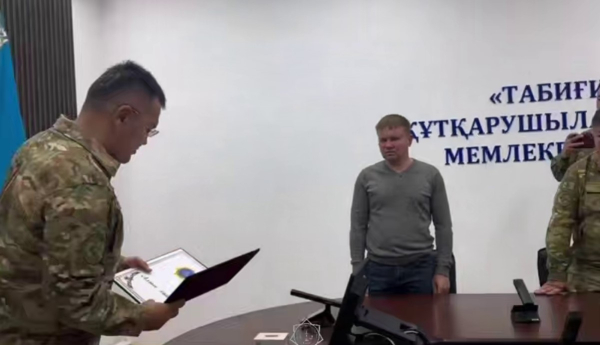 В Кокшетау наградили очевидца за мужественный поступок