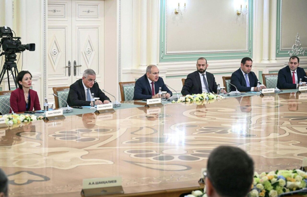 Касым-Жомарт Токаев и Никол Пашинян провели переговоры в Акорде