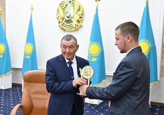 Североказахстанские аграрии снова на высоте: чествование Мурата Каражуманова Североказахстанские аграрии снова на высоте: чествование Мурата Каражуманова