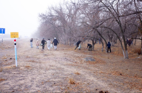 Вдоль автодороги «Алматы – Қонаев» прошёл масштабный субботник
