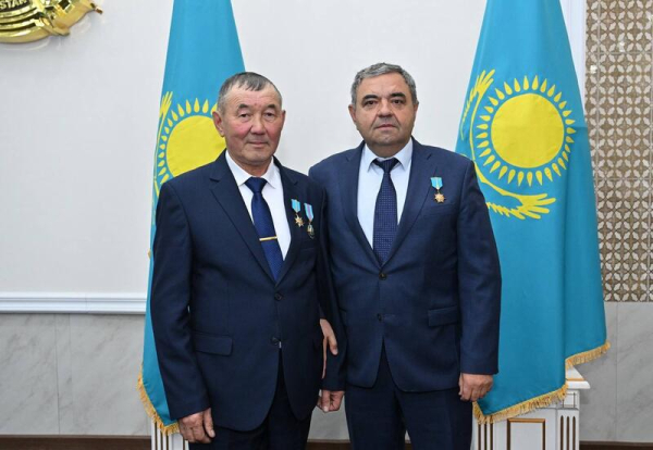 Североказахстанские аграрии снова на высоте: чествование Мурата Каражуманова Североказахстанские аграрии снова на высоте: чествование Мурата Каражуманова