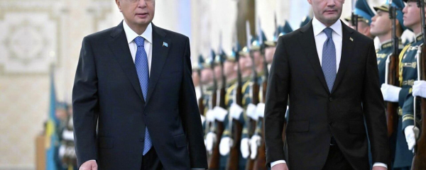 Токаев наградил Бердымухамедова орденом "Алтын Кыран"