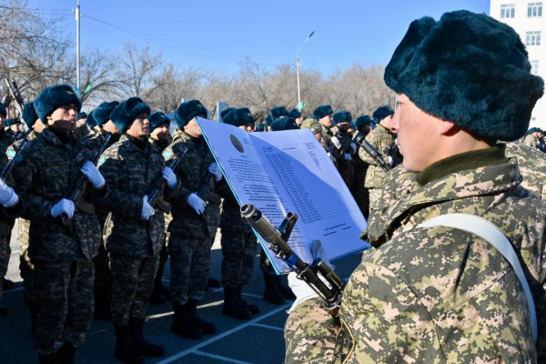 Более 1500 молодых десантников принесли Военную присягу Более 1500 молодых десантников принесли Военную присягу