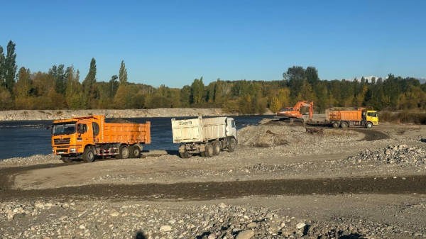 МЧС проверяет готовность защитных сооружений к паводкам по всей стране